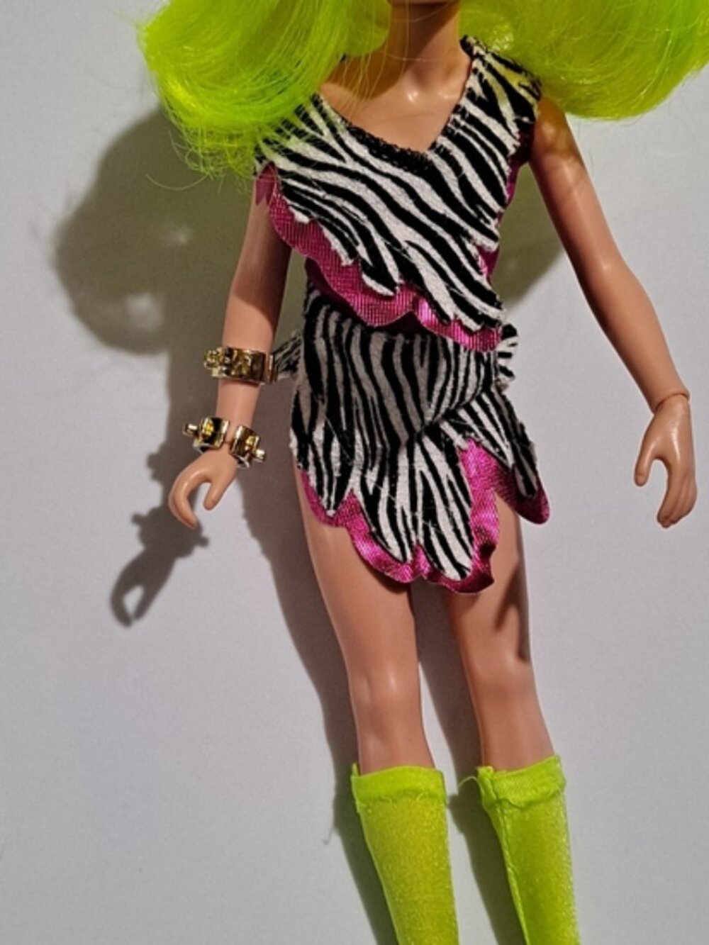 Vintage 1985 Hasbro Jem and The Holograms Pizzazz The Misfits Doll - Picture 3 of 7